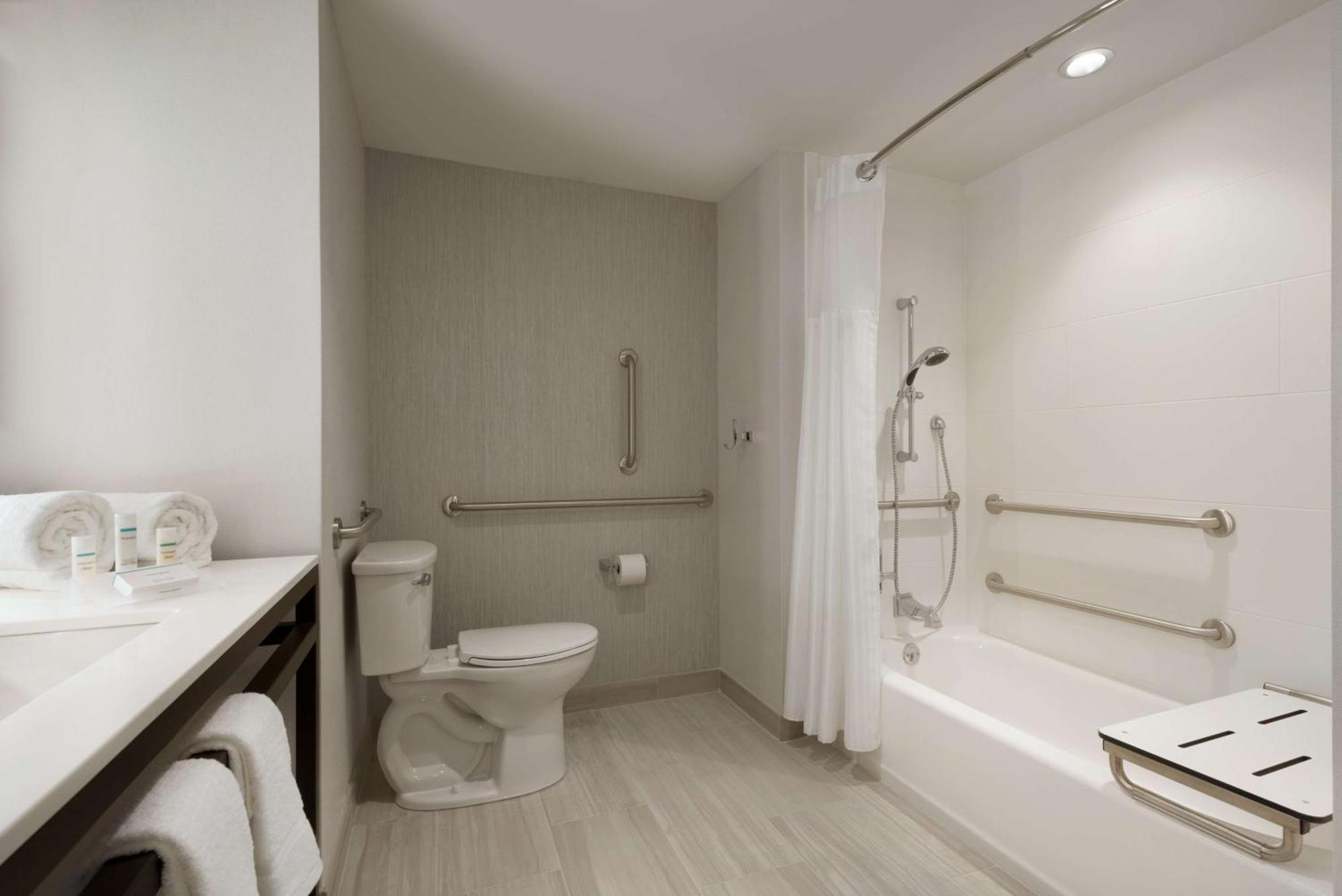 Hilton Garden Inn Newtown Square Radnor Extérieur photo