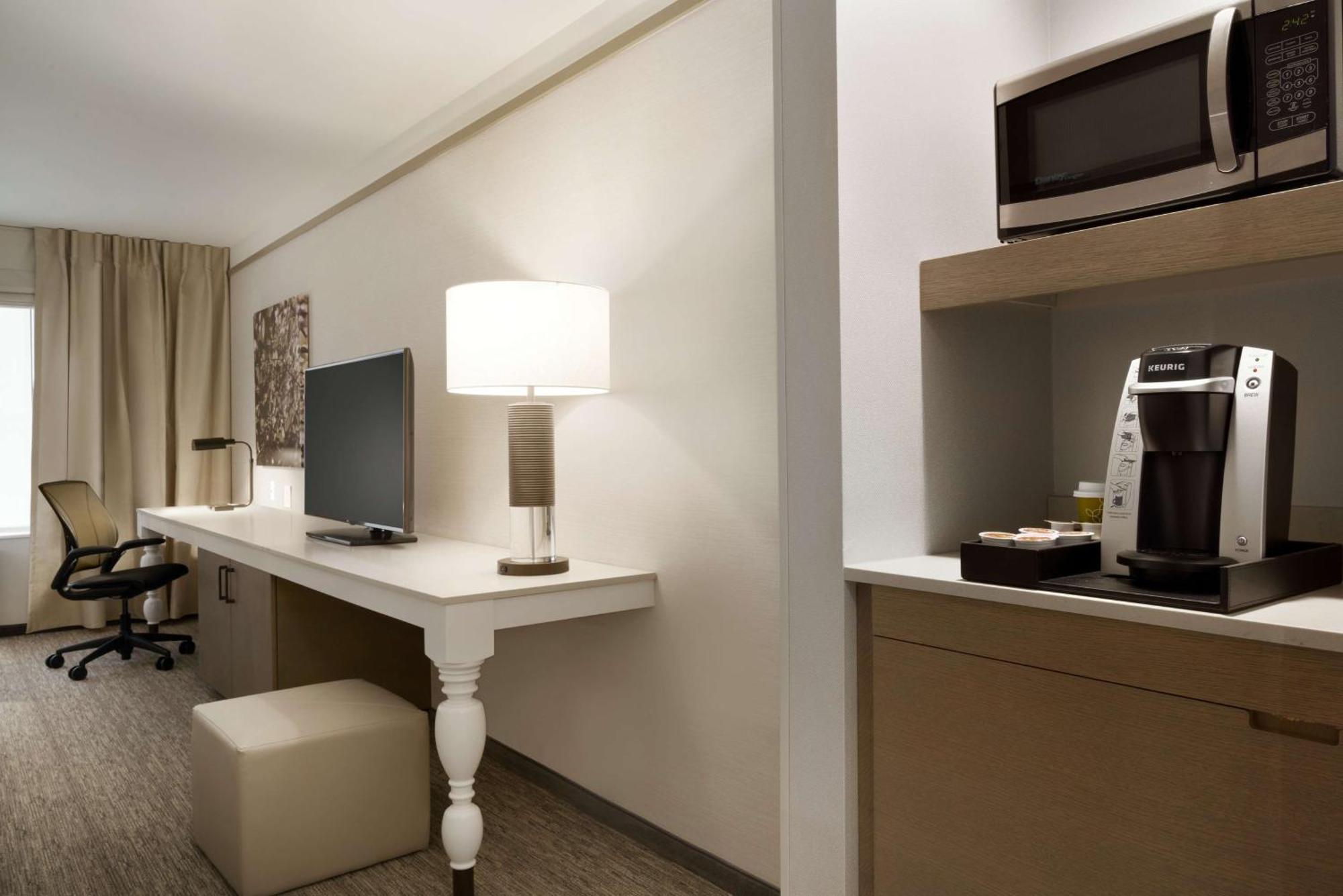 Hilton Garden Inn Newtown Square Radnor Extérieur photo