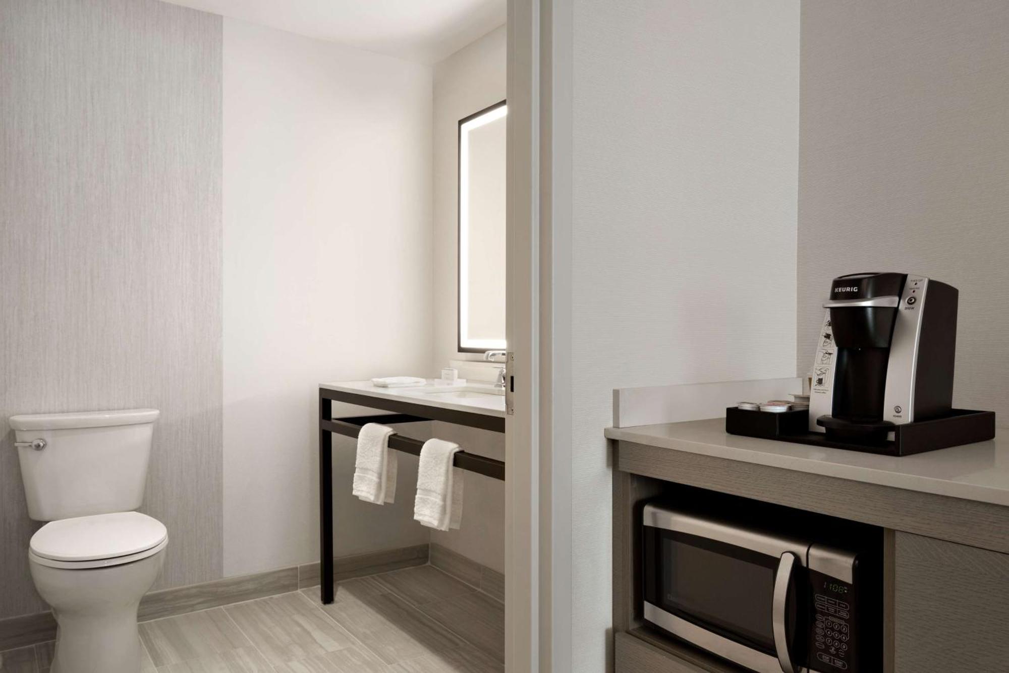 Hilton Garden Inn Newtown Square Radnor Extérieur photo