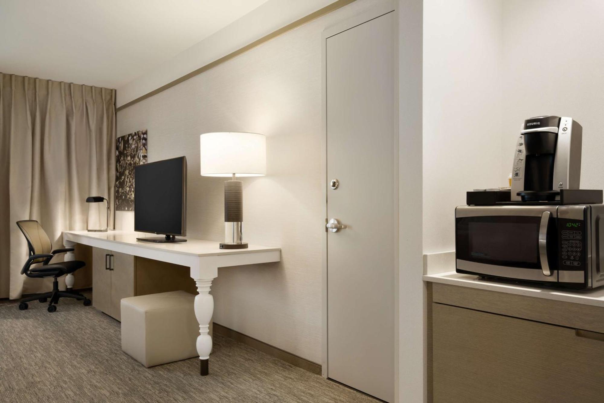 Hilton Garden Inn Newtown Square Radnor Extérieur photo