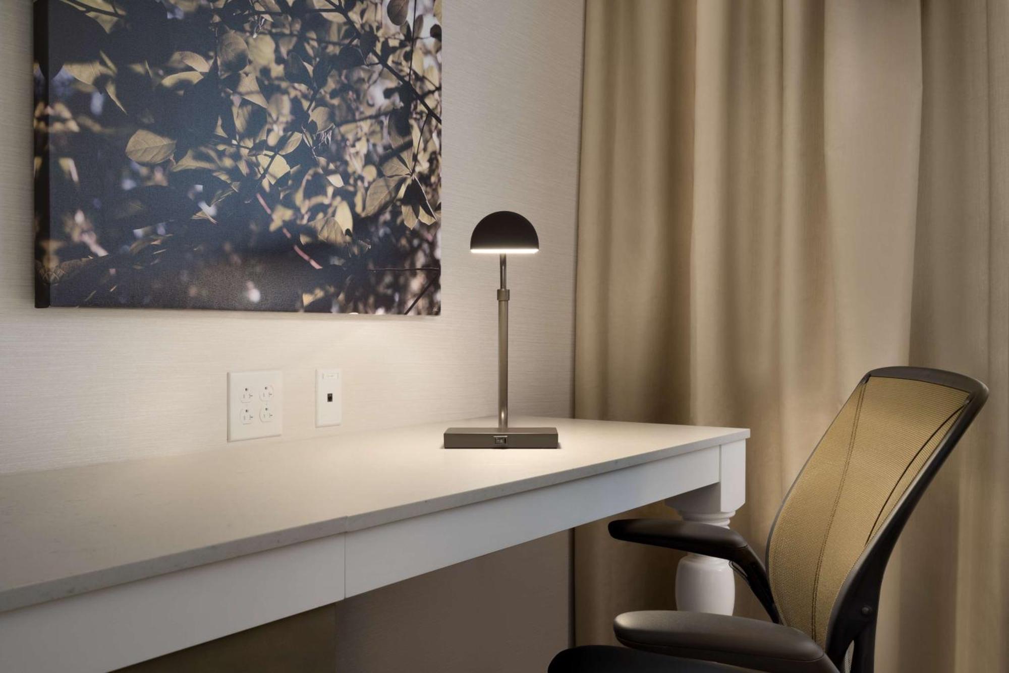 Hilton Garden Inn Newtown Square Radnor Extérieur photo