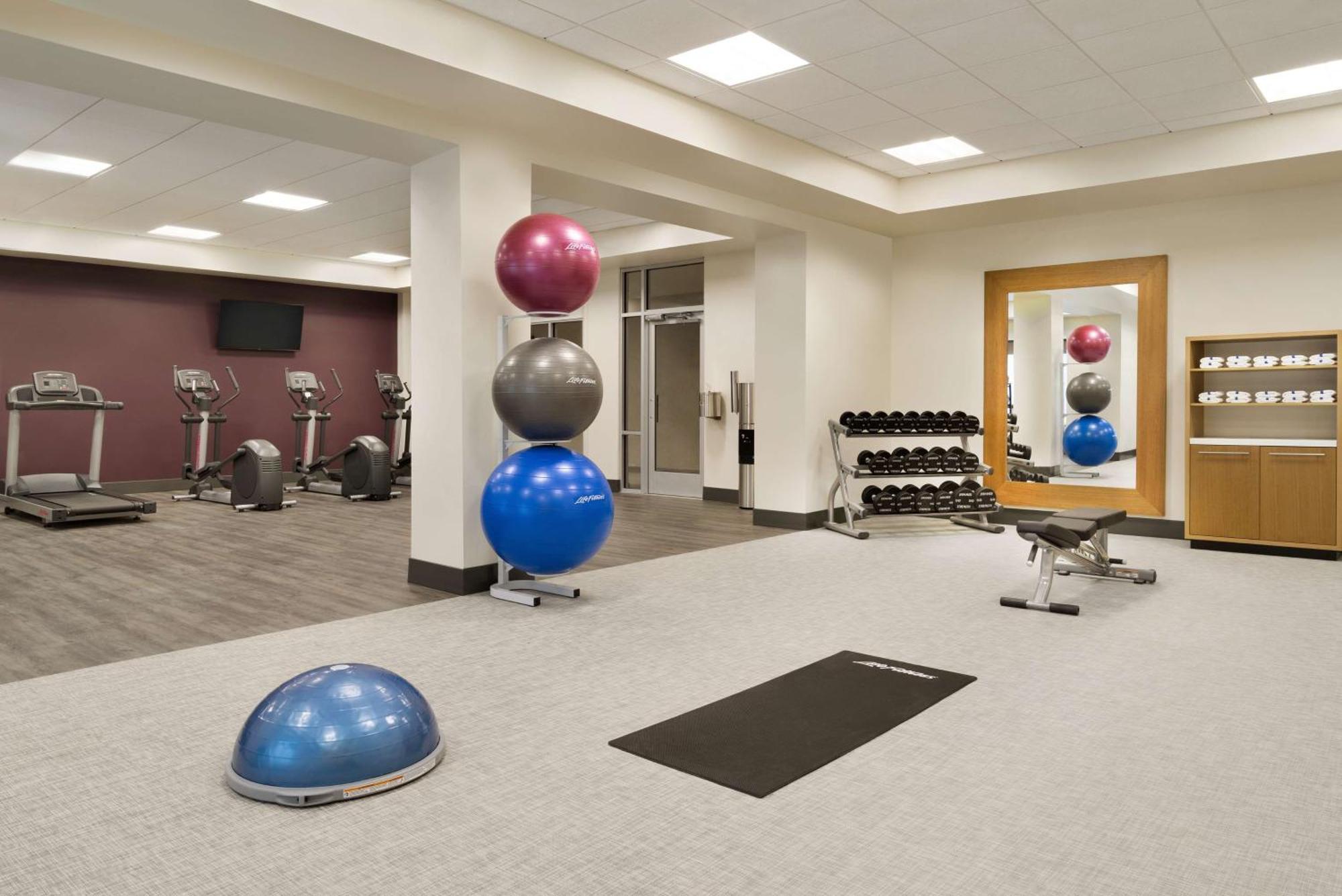 Hilton Garden Inn Newtown Square Radnor Extérieur photo