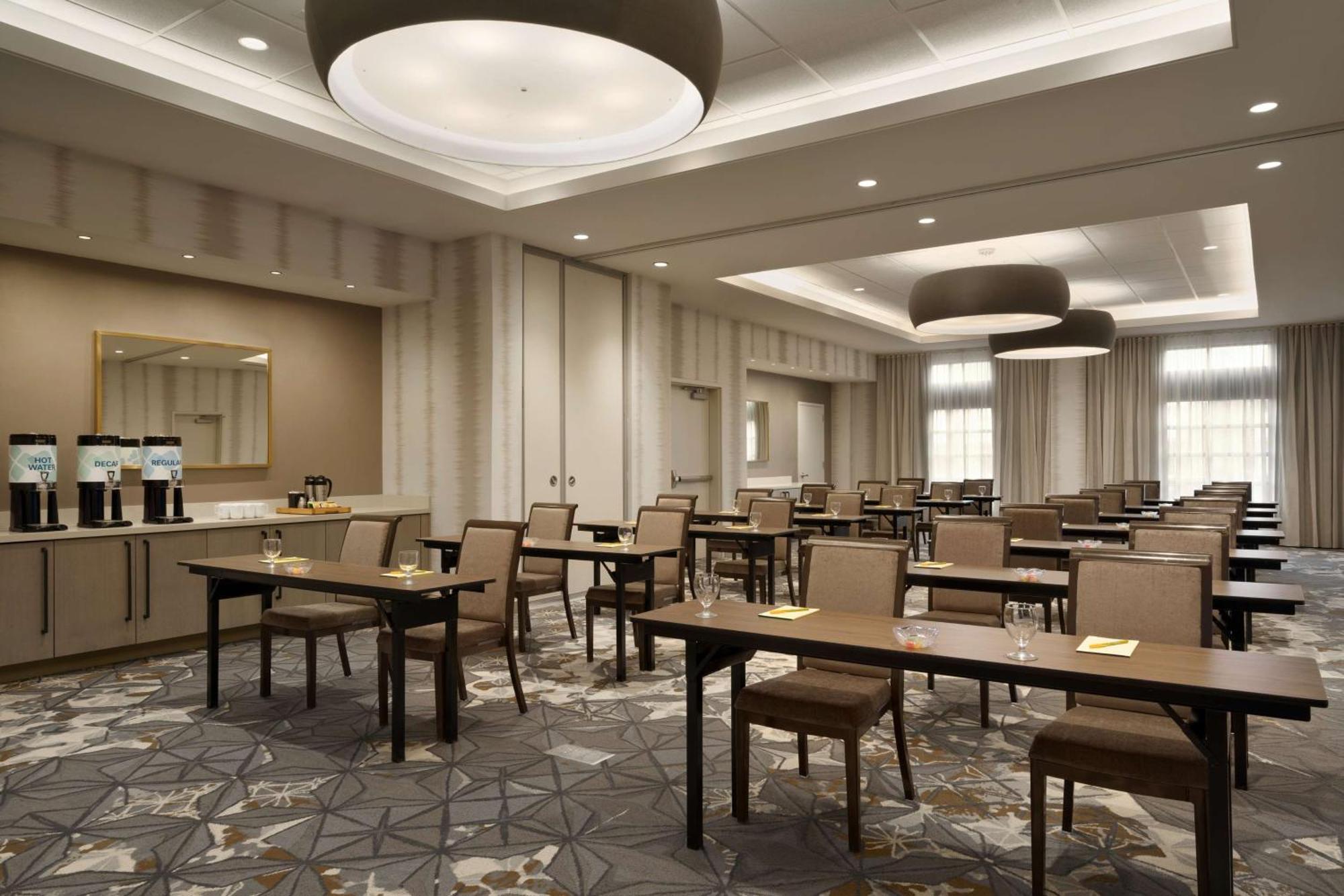 Hilton Garden Inn Newtown Square Radnor Extérieur photo